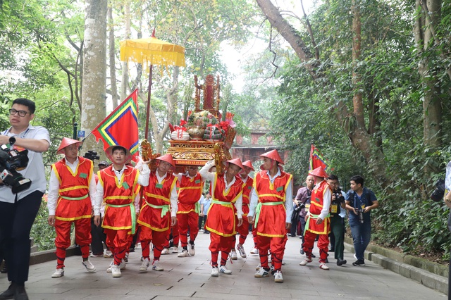 Chủ tịch UBND tỉnh Phú Thọ đọc Chúc văn khích lệ tinh thần yêu nước trong Lễ giỗ Tổ Hùng Vương- Ảnh 3.