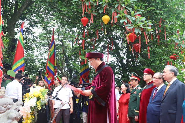 Chủ tịch UBND tỉnh Phú Thọ đọc Chúc văn khích lệ tinh thần yêu nước trong Lễ giỗ Tổ Hùng Vương- Ảnh 8.