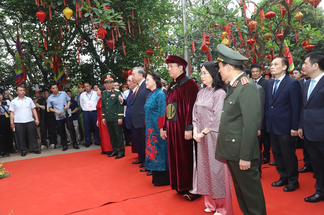 Chủ tịch UBND tỉnh Phú Thọ đọc Chúc văn khích lệ tinh thần yêu nước trong Lễ giỗ Tổ Hùng Vương- Ảnh 7.