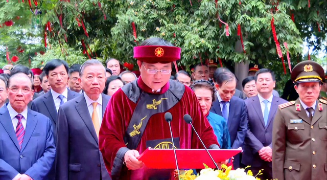 Chủ tịch UBND tỉnh Phú Thọ đọc Chúc văn khích lệ tinh thần yêu nước trong Lễ giỗ Tổ Hùng Vương- Ảnh 9.