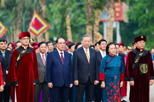 Chủ tịch UBND tỉnh Phú Thọ đọc Chúc văn khích lệ tinh thần yêu nước trong Lễ giỗ Tổ Hùng Vương- Ảnh 10.