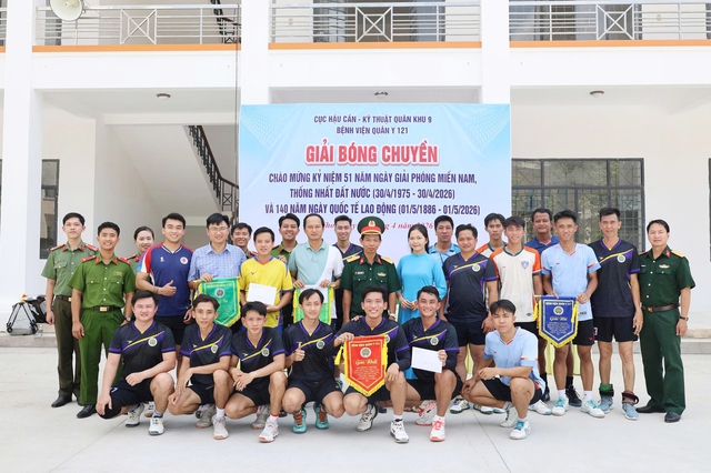 Bệnh viện Đa khoa TP Cần Thơ tham gia giao hữu bóng chuyền chào mừng ngày lễ lớn- Ảnh 4.