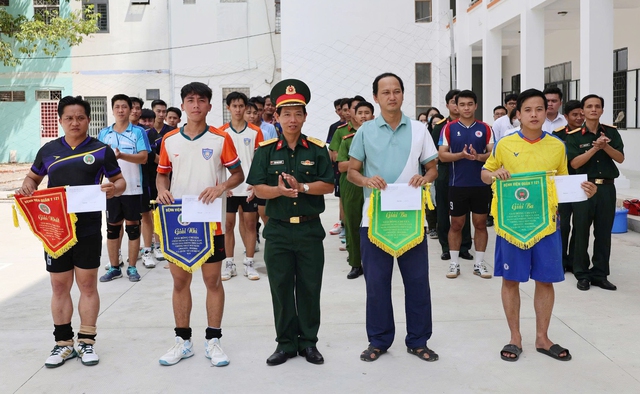 Bệnh viện Đa khoa TP Cần Thơ tham gia giao hữu bóng chuyền chào mừng ngày lễ lớn- Ảnh 3.