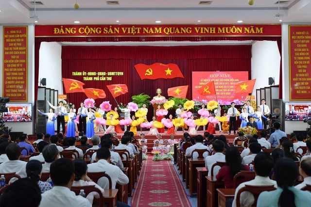 Cần Thơ: Họp mặt kỷ niệm 51 năm Ngày Giải phóng miền Nam, thống nhất đất nước- Ảnh 1.