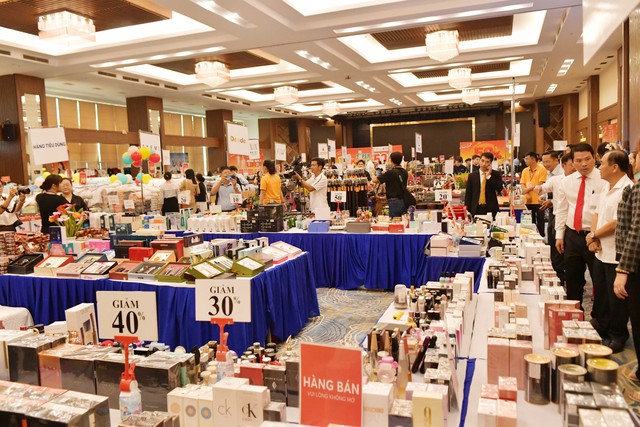 Khai mạc sự kiện khuyến mại hàng hiệu “Cần Thơ Mega Sale” lần 2- Ảnh 3.