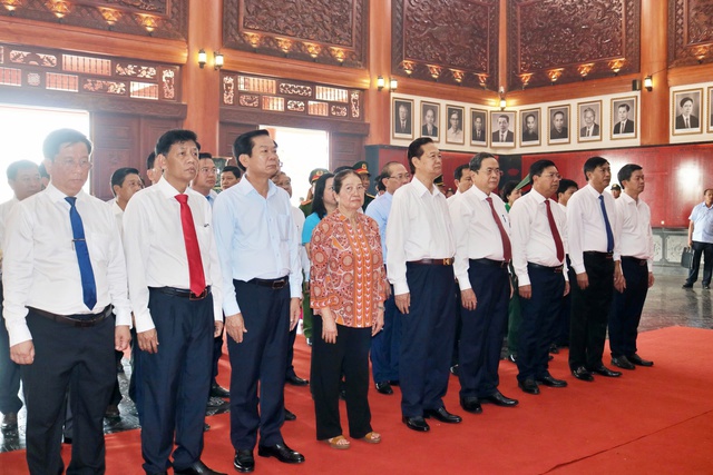 Chủ tịch Quốc hội Trần Thanh Mẫn: Thăm, tặng quà gia đình chính sách và công nhân lao động tại An Giang- Ảnh 2.