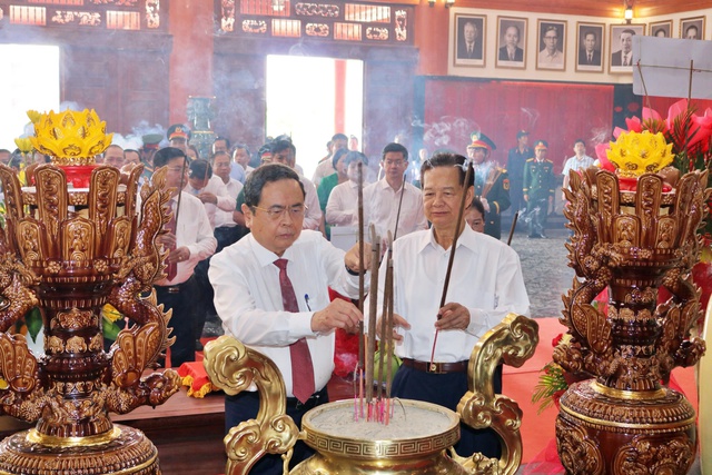 Chủ tịch Quốc hội Trần Thanh Mẫn: Thăm, tặng quà gia đình chính sách và công nhân lao động tại An Giang- Ảnh 1.