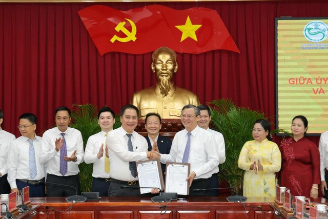 T&T Group và TP Cần Thơ ký kết hợp tác, nghiên cứu triển khai nhiều dự án lớn- Ảnh 1. T&T Group và TP Cần Thơ ký kết hợp tác, nghiên cứu triển khai nhiều dự án lớn- Ảnh 1.