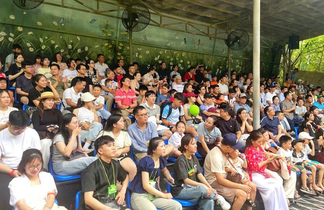 Đà Nẵng: Hàng nghìn du khách lựa chọn CVSKN Núi Thần Tài cho kỳ nghỉ lễ- Ảnh 2.