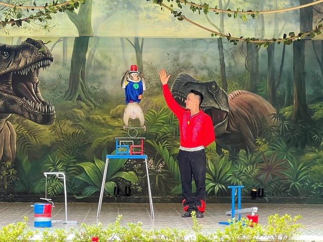 Đà Nẵng: Hàng nghìn du khách lựa chọn CVSKN Núi Thần Tài cho kỳ nghỉ lễ- Ảnh 3.