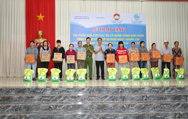 Phòng Cảnh sát hình sự Công an TP Cần Thơ: Nhiều hoạt động ASXH hướng về cơ sở- Ảnh 2. Phòng Cảnh sát hình sự Công an TP Cần Thơ: Nhiều hoạt động ASXH hướng về cơ sở- Ảnh 2.