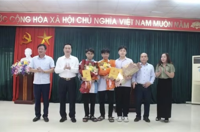 Thanh Hóa: Gặp mặt học sinh tham dự đội tuyển Olympic Châu Á - Thái Bình Dương năm 2026- Ảnh 1. Thanh Hóa: Gặp mặt học sinh tham dự đội tuyển Olympic Châu Á - Thái Bình Dương năm 2026- Ảnh 1.