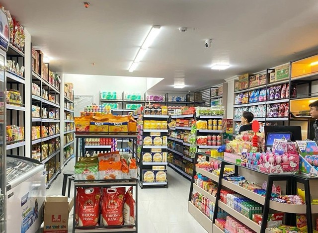 Siêu thị mini, cửa hàng tiện lợi dần chiếm lĩnh thị trường bán lẻ- Ảnh 1.