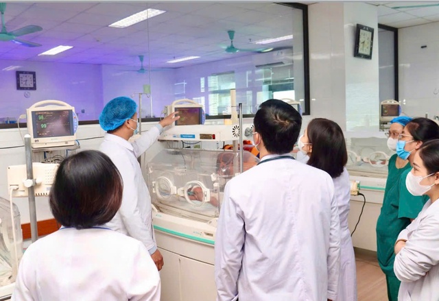 Bệnh Viện Phụ sản Thanh Hóa: Nơi giành giật sự sống cho những sinh linh bé nhỏ ngay sau chào đời- Ảnh 3. Bệnh Viện Phụ sản Thanh Hóa: Nơi giành giật sự sống cho những sinh linh bé nhỏ ngay sau chào đời- Ảnh 3.