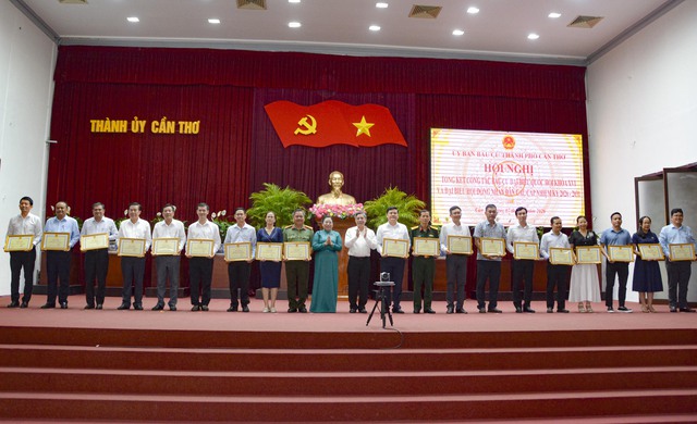 Cần Thơ tổng kết công tác bầu cử ĐBQH khóa XVI và đại biểu HĐND các cấp nhiệm kỳ 2026-2031- Ảnh 3. Cần Thơ tổng kết công tác bầu cử ĐBQH khóa XVI và đại biểu HĐND các cấp nhiệm kỳ 2026-2031- Ảnh 3.