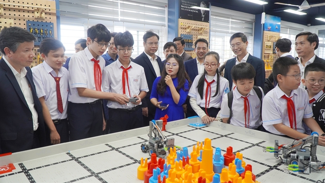 Thành phố Huế: Thực hiện Nghị quyết 71, xây dựng nền giáo dục hiện đại, hội nhập- Ảnh 1.