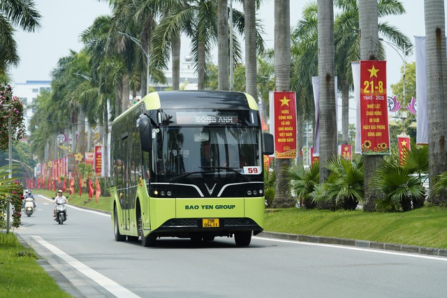 Hà Nội: Tổng số xe buýt sử dụng điện và năng lượng xanh trên toàn thành phố khoảng 800 xe- Ảnh 1.