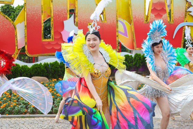 Quảng Ninh “thắp sáng” kỳ nghỉ 30/4-1/5: Khi vịnh di sản trở thành thiên đường lễ hội không ngủ- Ảnh 3.