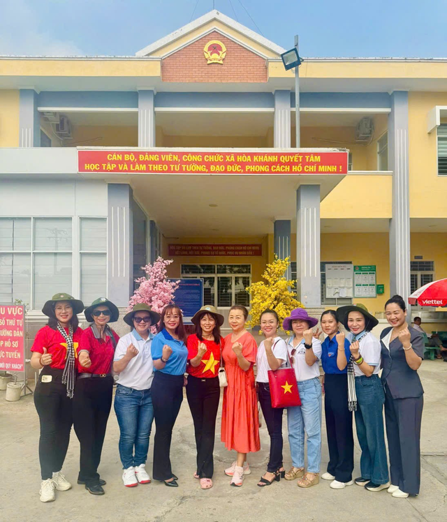 Xã Hoà Khánh, tỉnh Tây Ninh: Trao tặng nhà đồng đội và tặng quà cho hội viên cựu chiến binh- Ảnh 4.