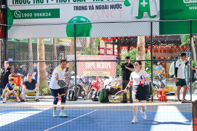 Sôi nổi Giải Pickleball mở rộng chào mừng 68 năm Ngày truyền thống lực lượng An ninh chính trị nội bộ- Ảnh 6.