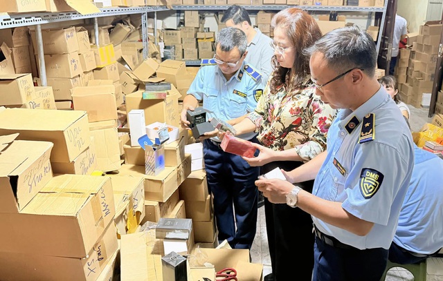 Hà Nội tăng cường kiểm soát thị trường, xử lý hơn 2.000 vụ vi phạm trong 4 tháng- Ảnh 1.