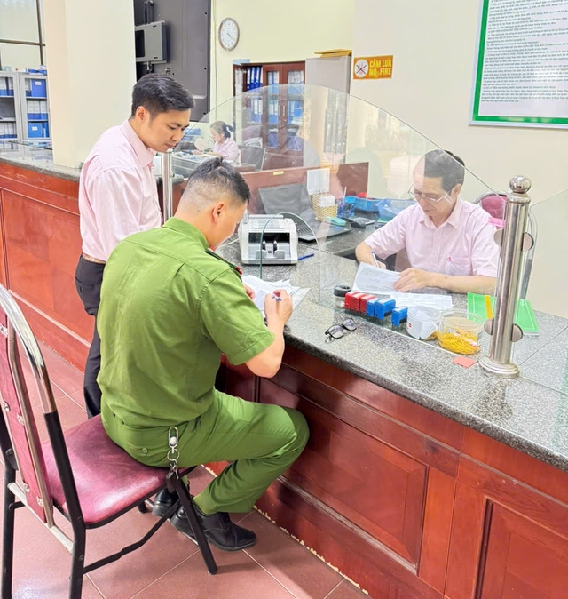 Phòng GD NHCSXH Thanh Thủy: Đồng hành cùng người dân phát triển kinh tế, hiện thực hóa an sinh xã hội- Ảnh 4.