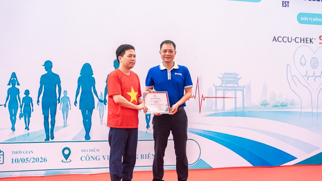 VINAMILK SURE đồng hành cùng chương trình “Ngàn bước chân - Triệu trái tim khỏe”- Ảnh 3.