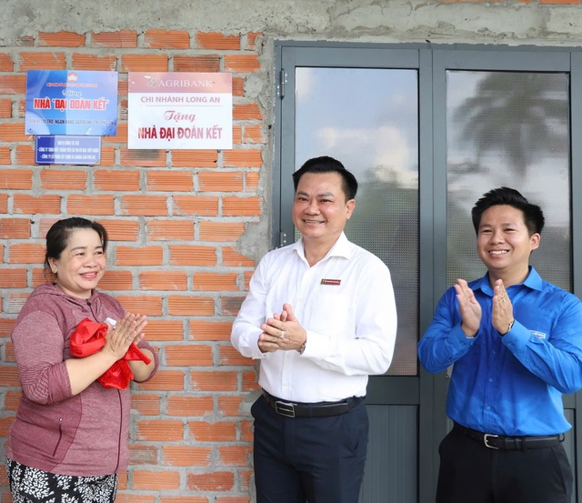 Tây Ninh: Agribank Chi nhánh Long An trao nhà Đại đoàn kết tại phường Khánh Hậu- Ảnh 7.