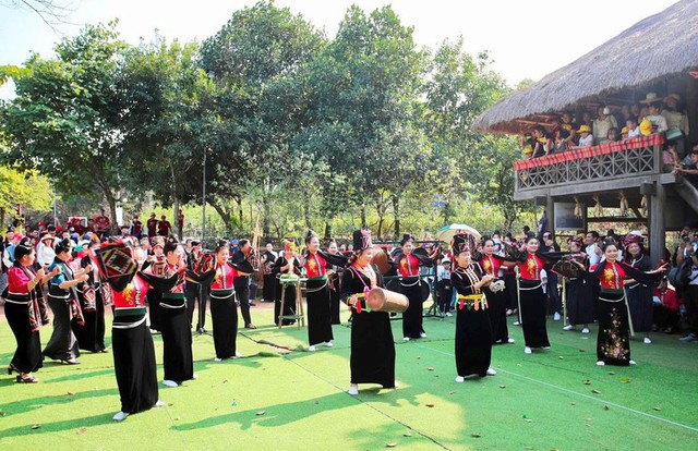 Từ 1/7/2026, Hà Nội trực tiếp quản lý Làng Văn hóa - Du lịch các dân tộc Việt Nam- Ảnh 1.