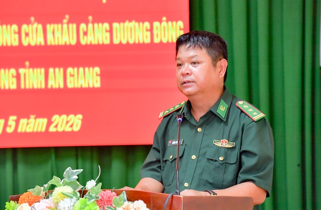 Phó Chủ tịch nước Võ Thị Ánh Xuân thăm, động viên cán bộ, chiến sĩ Biên phòng Cửa khẩu cảng Dương Đông- Ảnh 3.