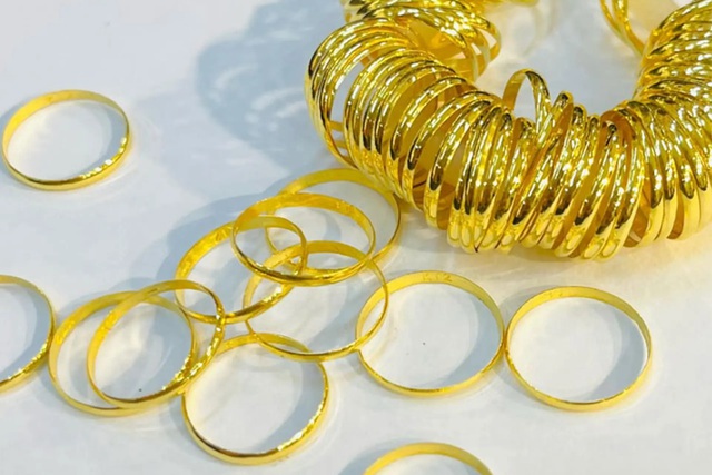 Giá vàng hôm nay 18/5: Mất mốc 160 triệu đồng/lượng- Ảnh 1.