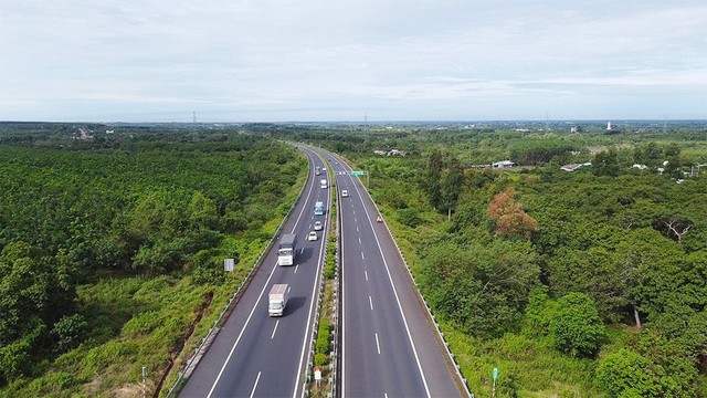 Bộ Xây dựng kiến nghị huy động gần 500.000 tỷ đồng để mở rộng các tuyến cao tốc đầu tư phân kỳ- Ảnh 1.