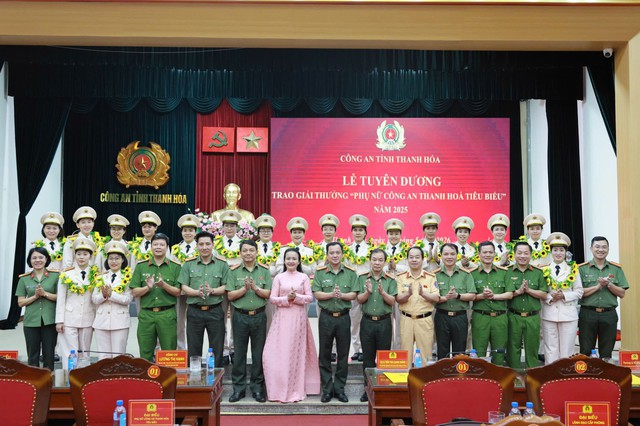 Tuyên dương những “bông hồng thép” lan tỏa hình ảnh đẹp người chiến sĩ Công an Thanh Hóa- Ảnh 1.