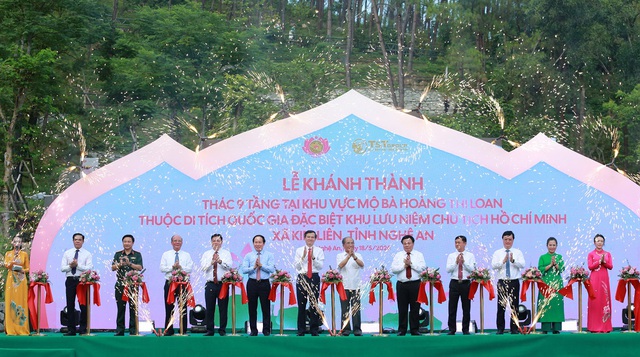 Công trình Thác 9 tầng tại khu mộ bà Hoàng Thị Loan: Bản giao hưởng tri ân giữa đại ngàn Động Tranh- Ảnh 1.