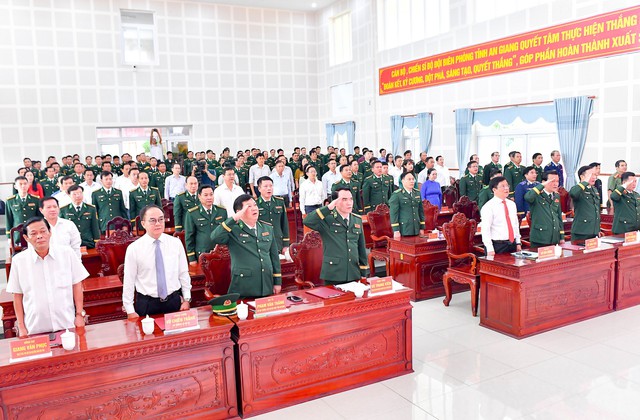Ban Chỉ huy BĐBP tỉnh An Giang nhận Huân chương Chiến công hạng Ba- Ảnh 2. Ban Chỉ huy BĐBP tỉnh An Giang nhận Huân chương Chiến công hạng Ba- Ảnh 2.