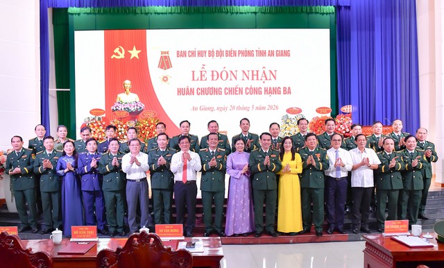 Ban Chỉ huy BĐBP tỉnh An Giang nhận Huân chương Chiến công hạng Ba- Ảnh 8. Ban Chỉ huy BĐBP tỉnh An Giang nhận Huân chương Chiến công hạng Ba- Ảnh 8.
