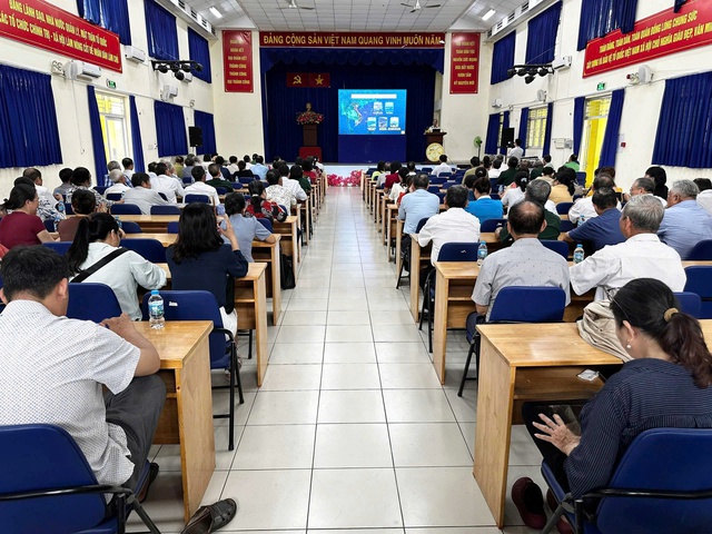 Lữ đoàn 125 Vùng 2 Hải quân lan tỏa tình yêu biển, đảo tại TP.HCM- Ảnh 1.