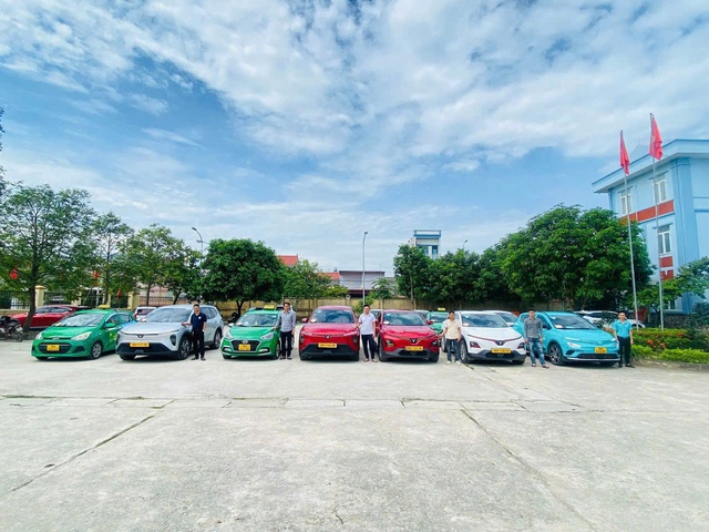 Thanh Hóa: Phường Đào Duy Từ ra mắt mô hình “Tổ tài xế taxi tự quản về an ninh trật tự”- Ảnh 2.