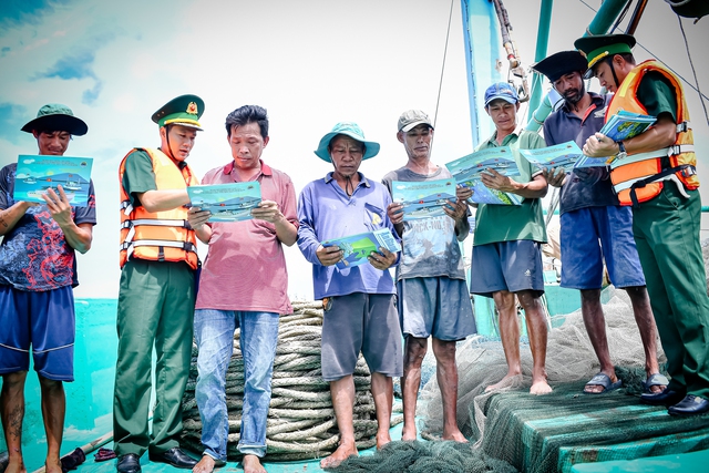 BĐBP tỉnh An Giang đa dạng các hình thức tuyên truyền chống khai thác IUU- Ảnh 5.