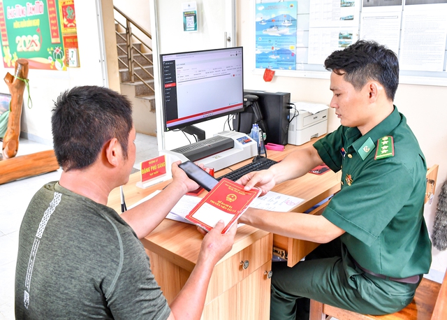 BĐBP tỉnh An Giang đa dạng các hình thức tuyên truyền chống khai thác IUU- Ảnh 10.