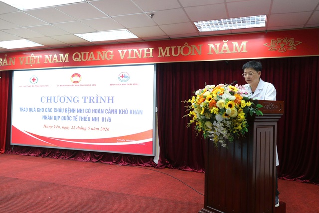 Hưng Yên: Trao quà cho các bệnh nhi nhân dịp Quốc tế Thiếu nhi 01/6- Ảnh 7. Hưng Yên: Trao quà cho các bệnh nhi nhân dịp Quốc tế Thiếu nhi 01/6- Ảnh 7.