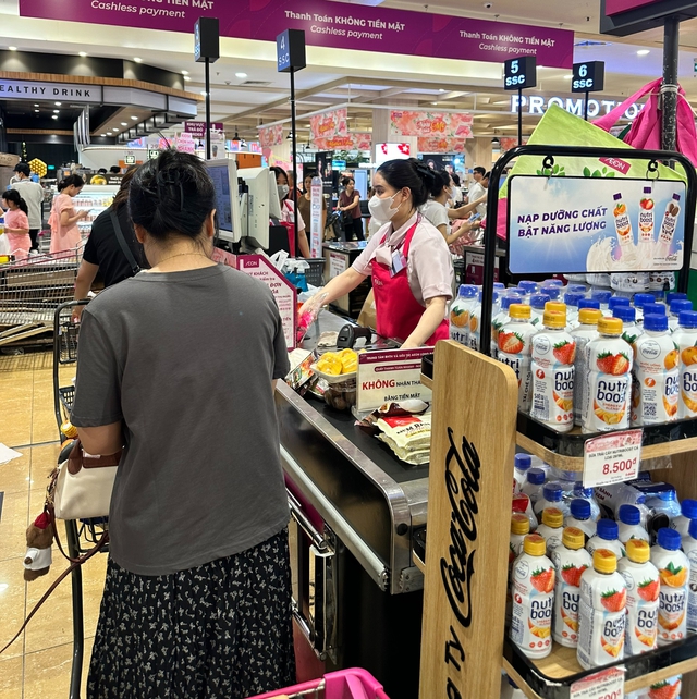 Người tiêu dùng ngày càng cân nhắc hơn trước khi chi tiêu- Ảnh 1.