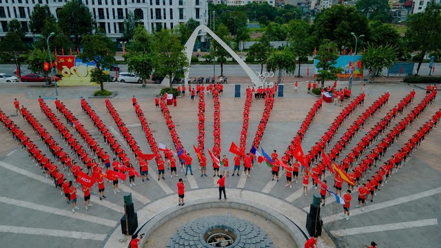 Người ROX kết nối qua những bước chạy đầy nội lực- Ảnh 2.
