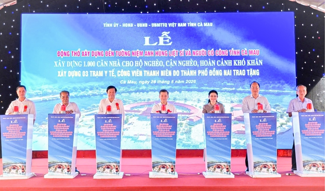 Cà Mau động thổ xây dựng Đền tưởng niệm Anh hùng liệt sĩ và khởi công 1.000 căn nhà nghĩa tình- Ảnh 1.