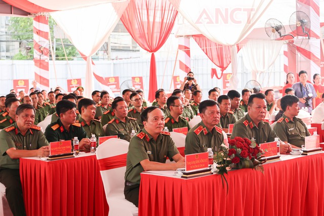 Khởi công Dự án Xây dựng nhà ở lực lượng vũ trang Công an nhân dân TP Cần Thơ- Ảnh 1.