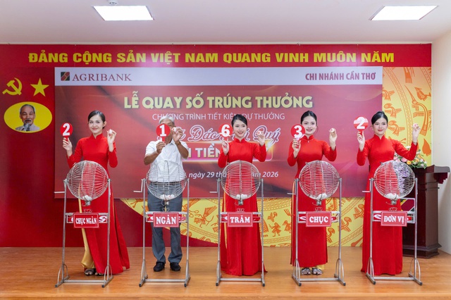 Agribank Chi nhánh Cần Thơ quay số trúng thưởng Chương trình “Mã đáo phú quý - Gửi tiền như ý”- Ảnh 1.