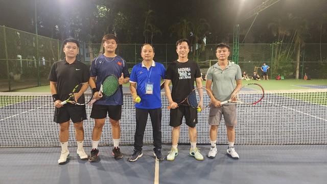 Giải Tennis Báo chí Nghệ An lần thứ VIII: Nơi hội tụ đam mê và tinh thần nhân văn cao cả- Ảnh 2.