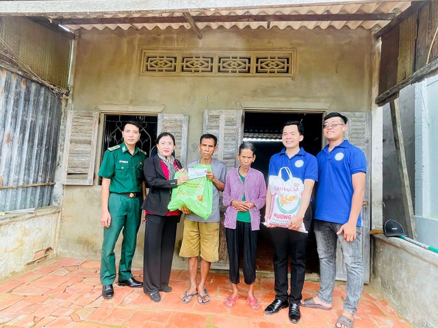 Chương trình “chung tay vì người nghèo - không để ai bị bỏ lại phía sau” ở khu vực biên giới biển Cần Thơ- Ảnh 3.