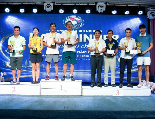 Bế mạc Giải Tennis Báo chí Nghệ An lần thứ VIII: Bản giao hưởng của tinh thần thể thao và nhiệt huyết người làm báo- Ảnh 5.