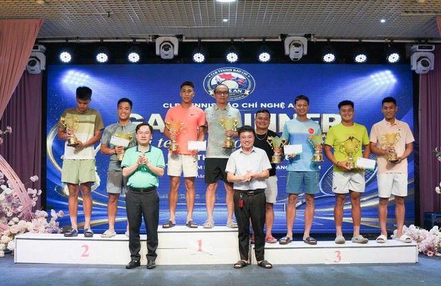 Bế mạc Giải Tennis Báo chí Nghệ An lần thứ VIII: Bản giao hưởng của tinh thần thể thao và nhiệt huyết người làm báo- Ảnh 4.
